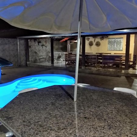 Sobrado Frente P/Lago Com Piscina Aquecida Caldas Novas Dış mekan fotoğraf